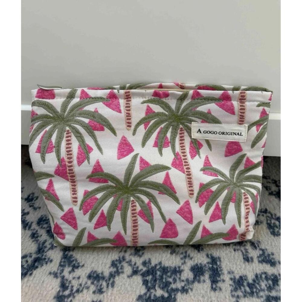 travel makeup bag